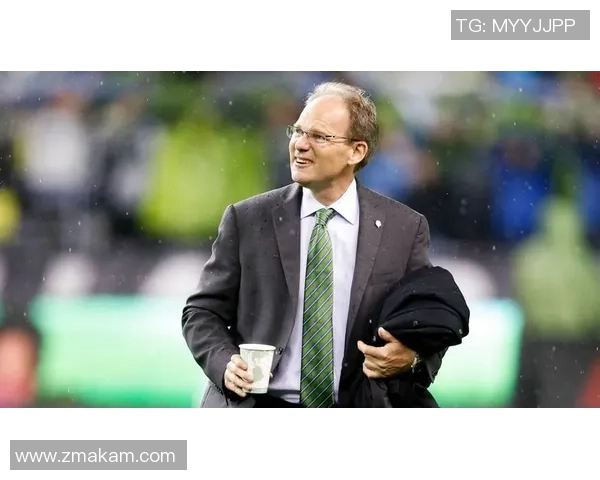 亨利:从快速锋线到传奇教练,解析他的足球生涯与未来展望 亨利:从快速锋线到传奇教练,解析他的足球生涯与未来展望